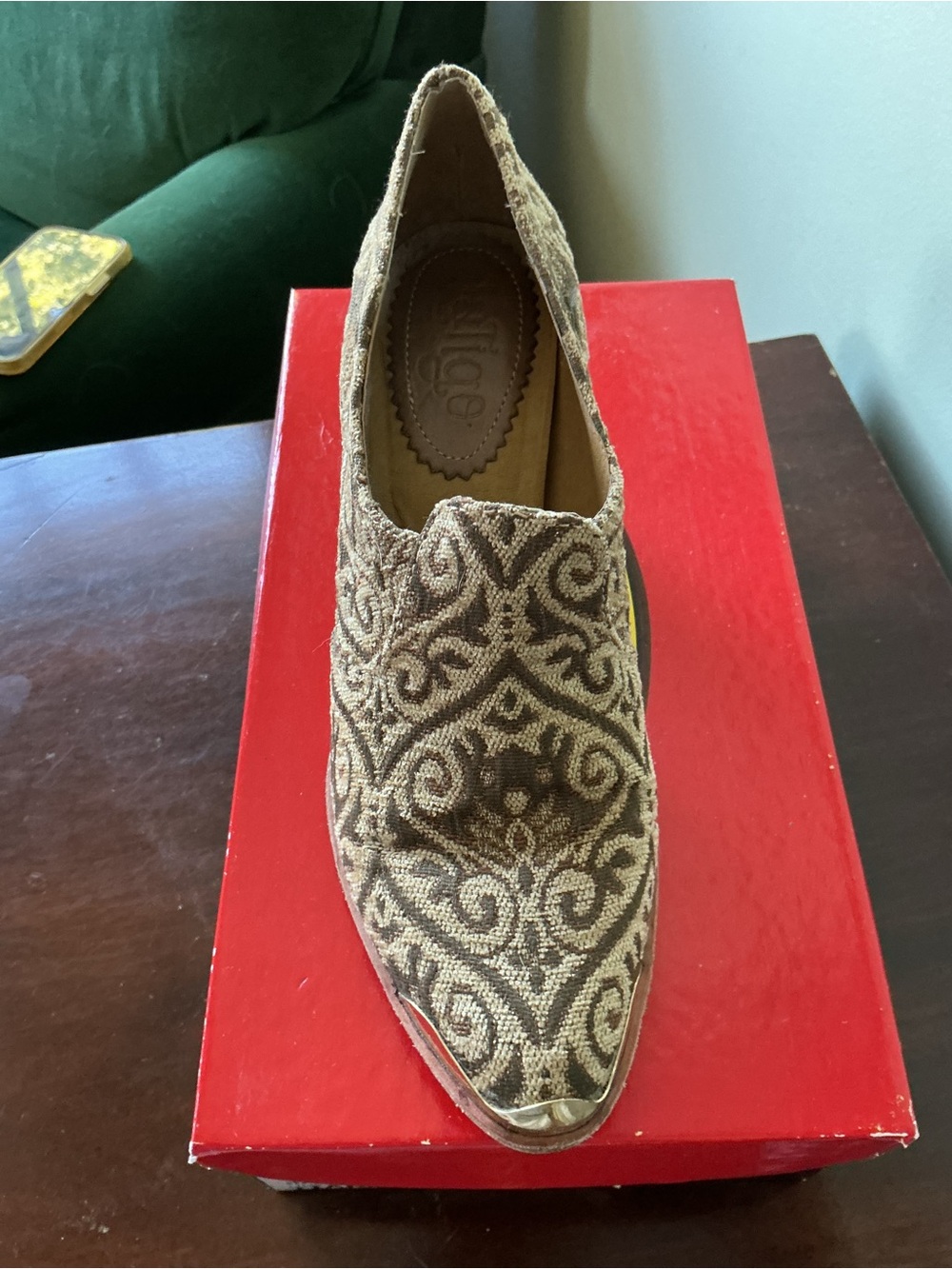 Woven Patterned Slip-On Women's Shoe in Brown